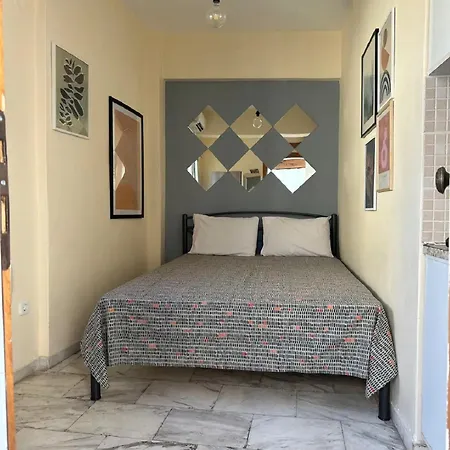 Tiny Loft In The Heart Of Thessaloniki,17 Square Meters,on The Terrace Of The Building Thessaloniki