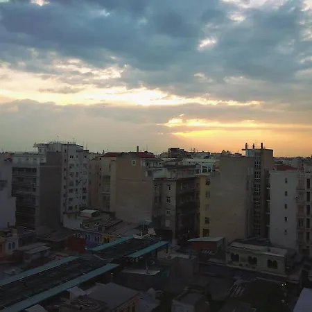 Tiny Loft In The Heart Of Thessaloniki,17 Square Meters,on The Terrace Of The Building 아파트 테살로니키