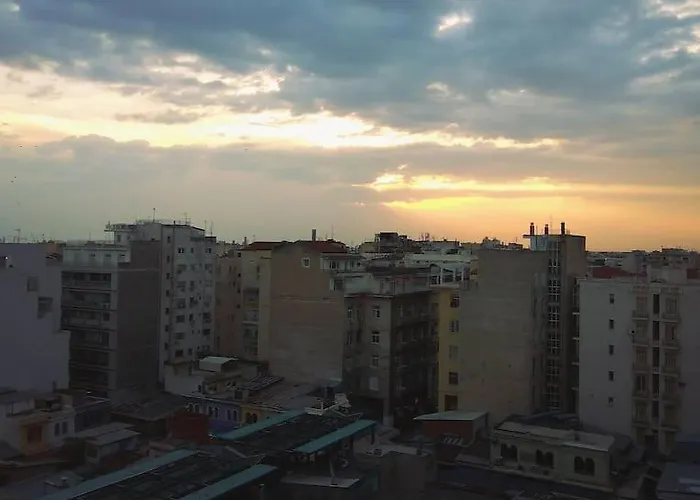 Tiny Loft In The Heart Of Thessaloniki,17 Square Meters,on The Terrace Of The Building Apartmán Soluň