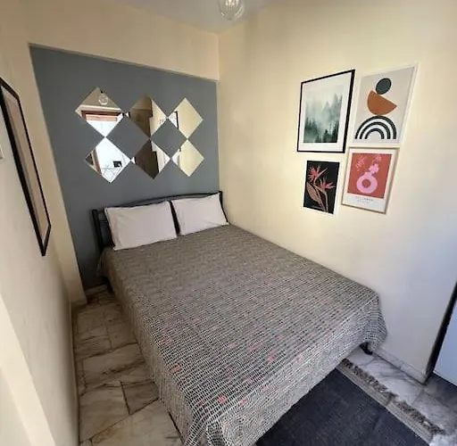 Tiny Loft In The Heart Of Thessaloniki,17 Square Meters,on The Terrace Of The Building Apartmán *